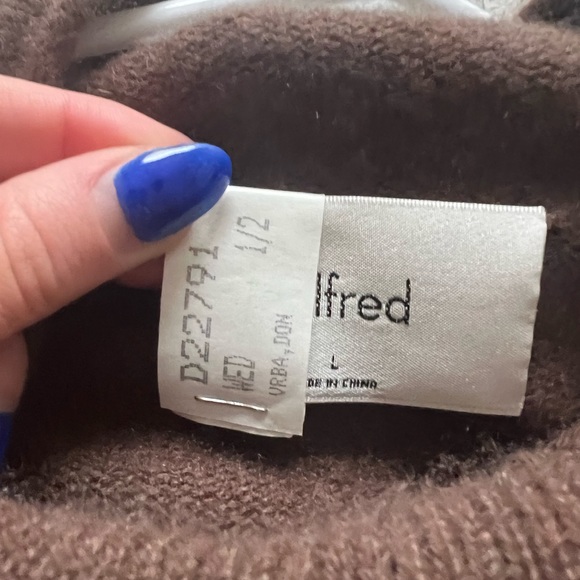 Wilfred Luxe Cashmere Cyprie Sweater - Picture 4 of 5